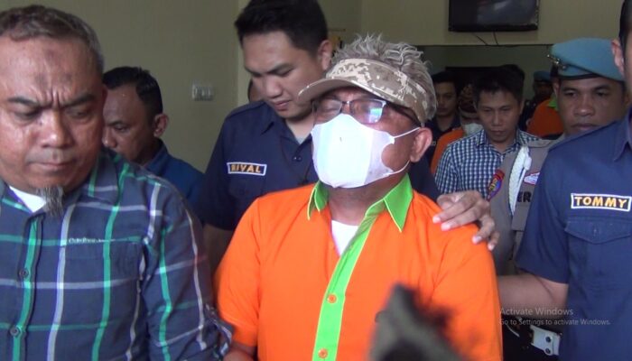 Diduga Terlibat Narkoba, Risman Taha Menangis saat Digiring Polisi