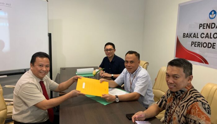 Raflin Hinelo Daftar Bakal Calon Rektor UNG