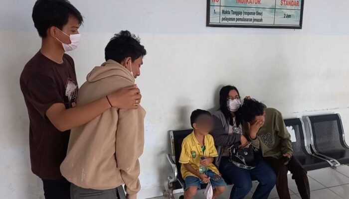 Isak Tangis Keluarga Jenazah yang Ditemukan Terapung di Sungai Pabean