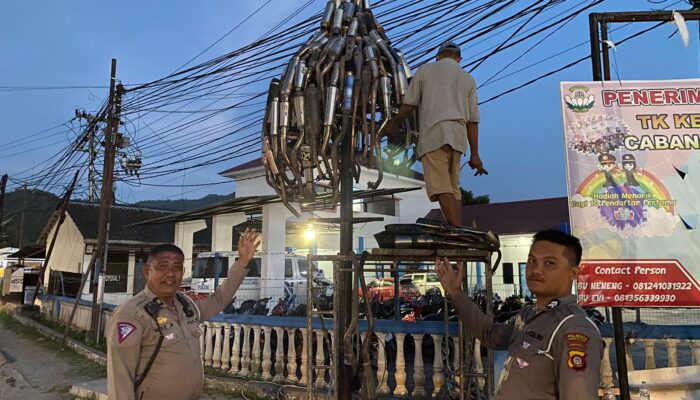 Puluhan Knalpot Brong Hasil Razia Disulap jadi Tugu di Gorontalo