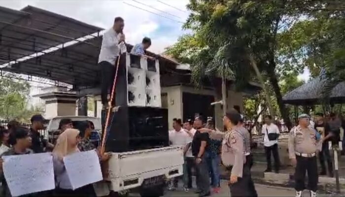 Dilarang Demo di Mapolda Gorontalo, Massa Aksi dan Oknum Polisi Adu Mulut