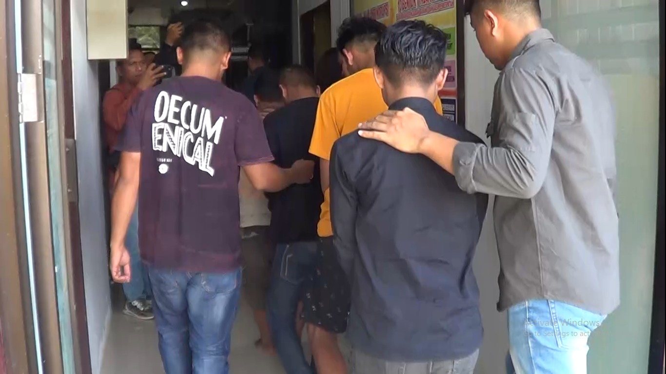 Pelaku Pengeroyokan