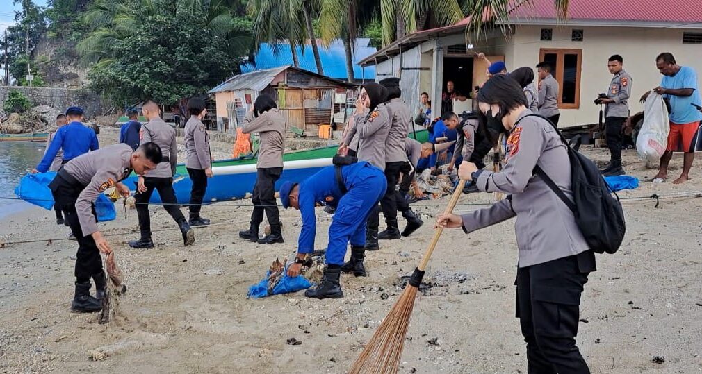 Sampah Pantai Moodelomo