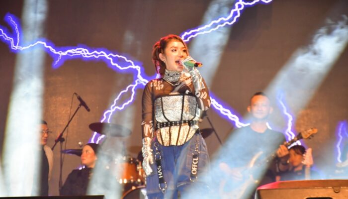 Siti Badriah Hibur Warga di Festival Pesona Pohon Cinta