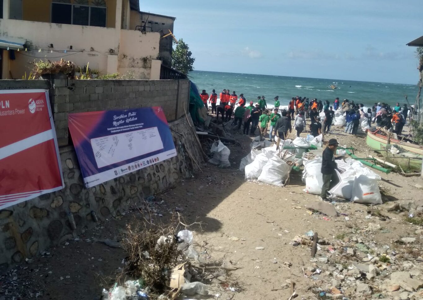 Pantai Pohe Sampah