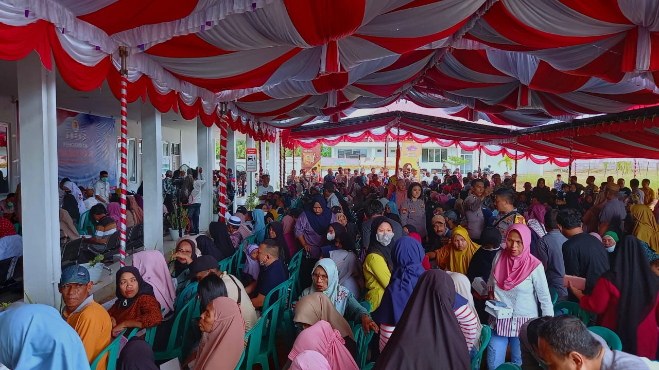 Ratusan Masyarakat Gorontalo Antusias mengikuti pelayanan kesehatan di RS Bhayangkara Polda Gorontalo. Foto: Kris/Dulohupa