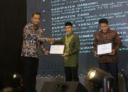 Bupati Gorontalo Terima Penghargaan Kepala Daerah Kategori Mendorong Ekonomi Kerakyatan