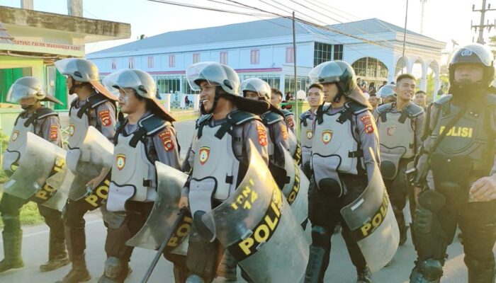 Personel TNI-Polri Patroli Keamanan Pasca Kerusuhan di Pohuwato