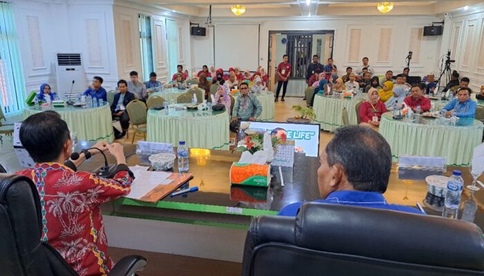 Bupati Nelson Pimpin Seminar Konferensi Internasional Kelapa