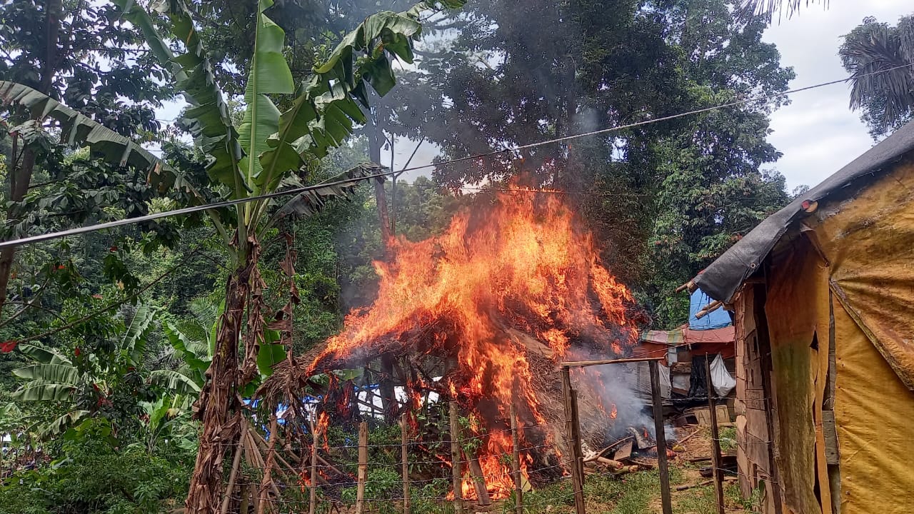 Pondok DIbakar