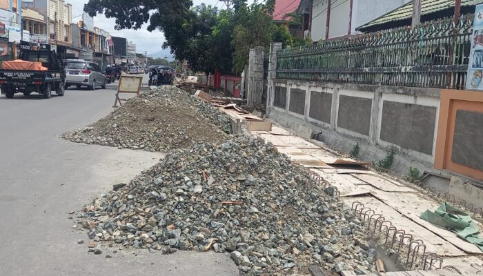 Marten Taha Sebut Kontraktor Proyek Jalan Nani Wartabone Tak Punya Uang
