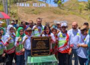 Bupati Nelson Ajak Bule Canangkan Taman Kelapa Dunia