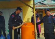 Sat Brimob Polda Gorontalo Salurkan Air Bersih kepada Warga Tilihua