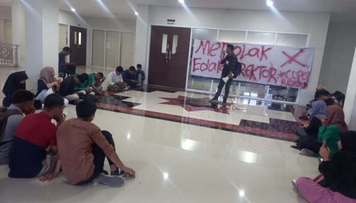 Aksi Mahasiswa Desak Copot Rektor IAIN Gorontalo