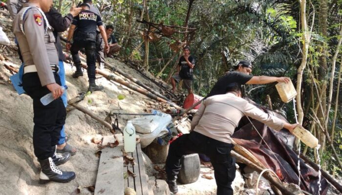 Polsek Tapa Gerebek Tempat Penyulingan Miras Cap Tikus