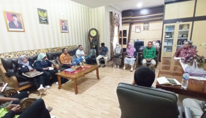 Suleman Lakoro Pimpin Rapat Evaluasi Bumdes