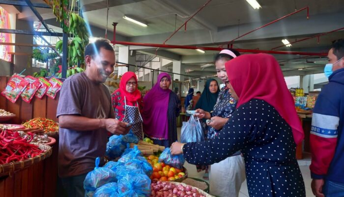 Diskumperindag Gorontalo Intervensi Kenaikan Harga Cabai dengan Pangan Murah