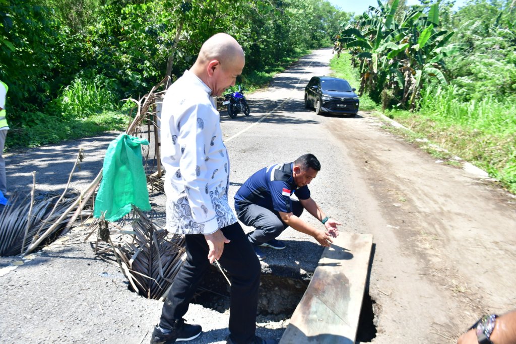 Plat Duiker Rusak