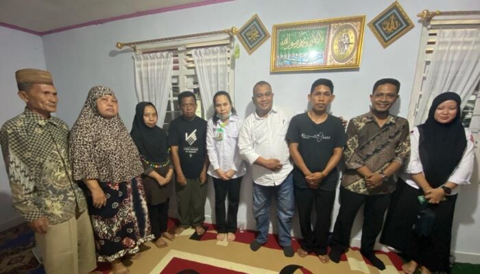 Dinkes dan Puskesmas Telaga Kunjungi Keluarga Almarhumah Nur