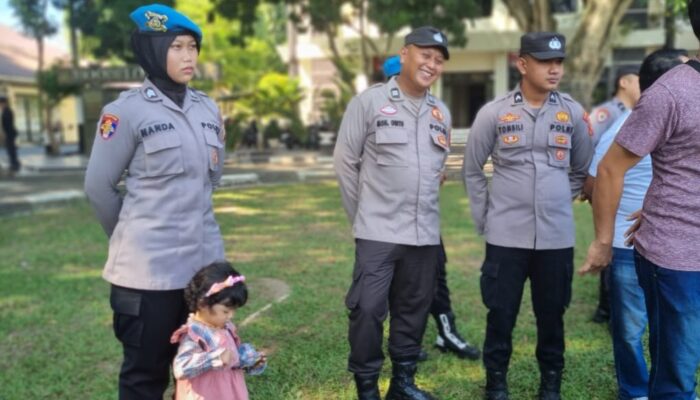 Peran Ganda Seorang Ibu yang Menjadi Polisi Wanita