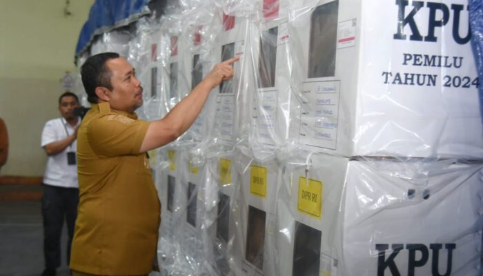 Penjagub Gorontalo Ingatkan KPU Perhatikan Cuaca saat Distribusi Logistik