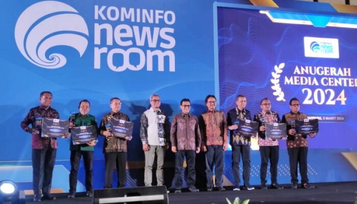 Diskominfotik Gorontalo Terima Anugerah Media Center 2024