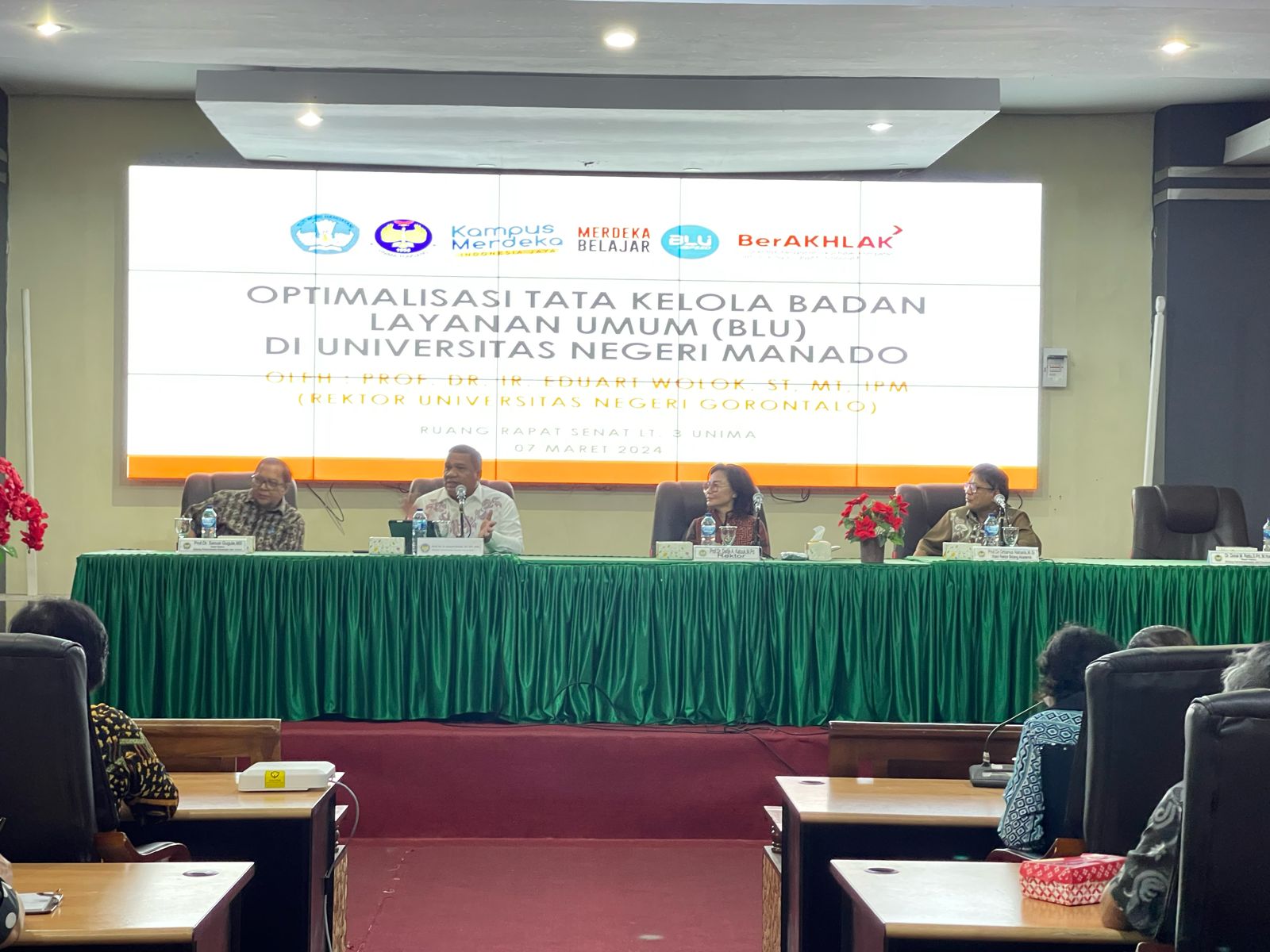 Rektor Universitas Negeri Gorontalo sebagai pemateri optimalisasi tata kelola Badan Layanan Umum (BLU)