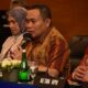 Penjabat Gubernur Gorontalo Ismail Pakaya saat memberikan arahan pada rapat koordinasi pelaksanaan tahapan pilkada Provinsi Gorontalo tahun 2024, bertempat ballroom Hotel Grand Q, Rabu malam (17/4/2024). (foto : andika)