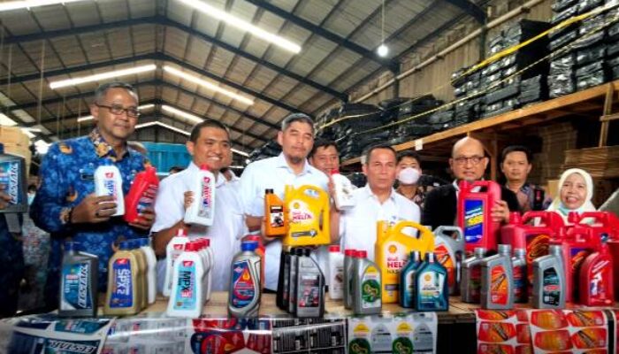 Awas Kena Tipu, Begini Cara Bedakan Oli Palsu dan Asli