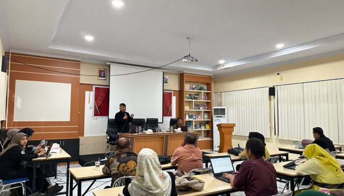 FIS UNG Gelar Pelatihan Penulisan Artikel Scopus Bagi Dosen