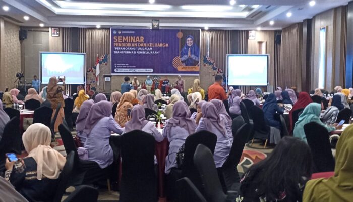 DWP UPT Kemendikbudristek Gorontalo Gelar Seminar Pendidikan dan Keluarga
