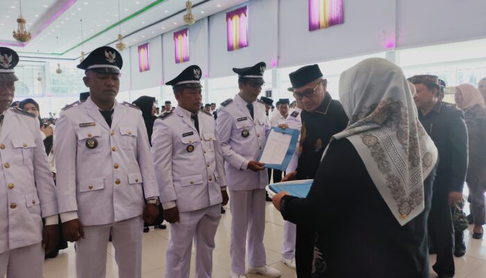 97 Kades dan 687 BPD di Pohuwato Terima SK Perpanjangan Masa Jabatan
