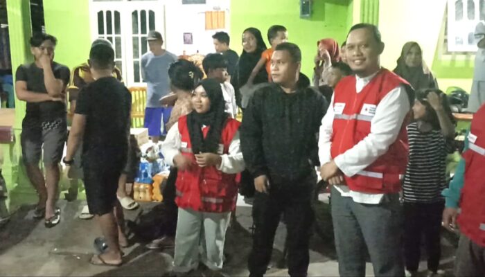 Yayasan Al Azhar Gorontalo dan PMI Kolaborasi Bantu Korban Banjir Tabumela