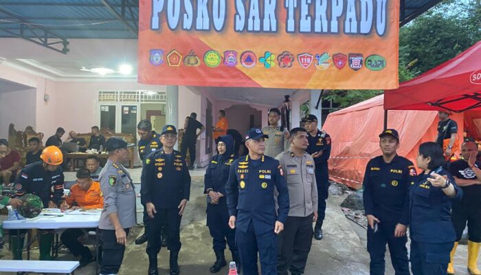 Tim DVI Pusdokkes Polri Dikerahkan Identifikasi Korban Longsor Tambang
