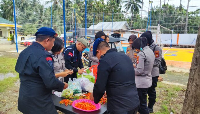 Brimob Gorontalo Dirikan Dapur Umum, Bantu Warga Terdampak Longsor