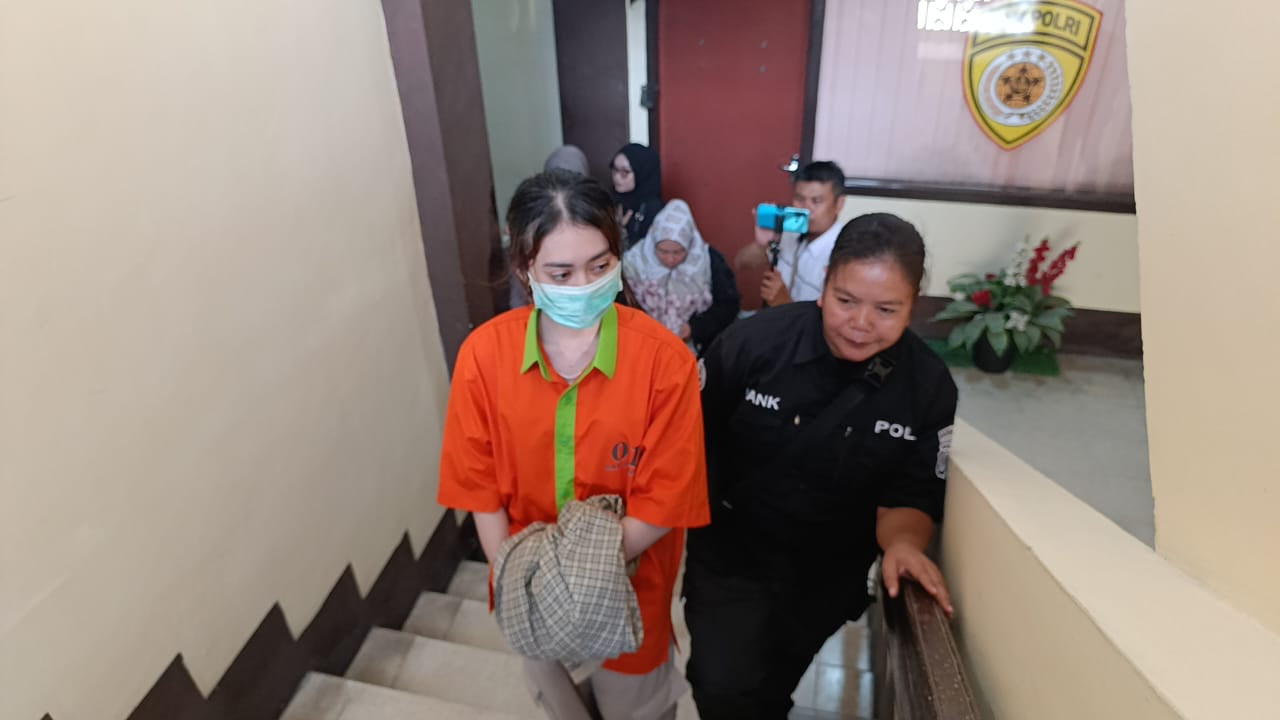 Mahasiswi Gelapkan Laptop