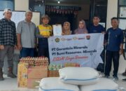 PT Gorontalo Minerals Salurkan Bantuan Sembako untuk Korban Banjir Bilungala