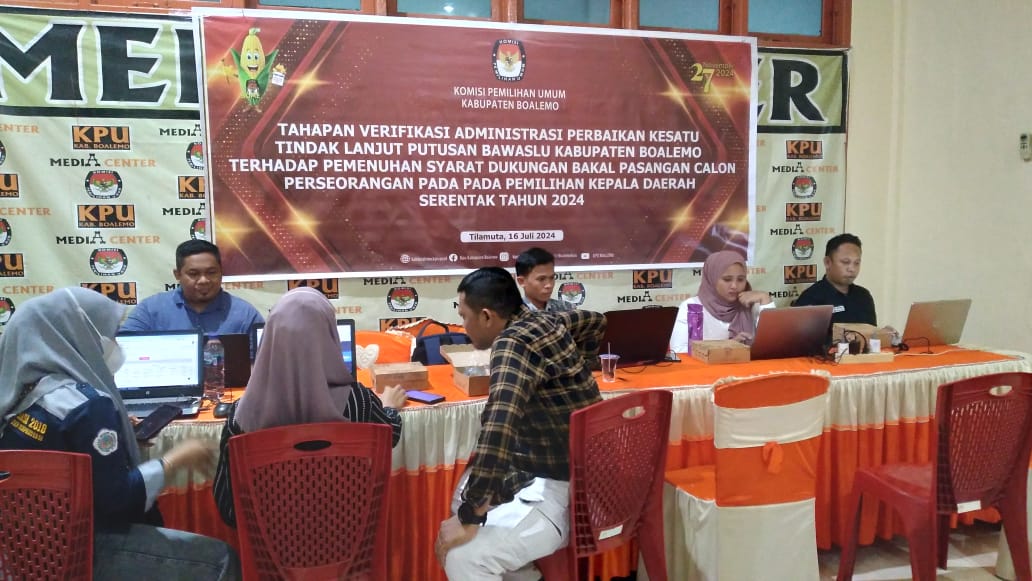 KPU-Boalemo-Verifikasi-Bapaslon-Wahyudin-Riko-dulohupa.id