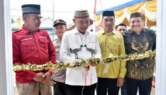 Bupati Pohuwato Resmikan Kantor Desa Duhiadaa yang Baru