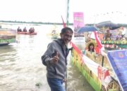 Arak-arakan Perahu Hias Semarakan Festival Pesona Danau Limboto