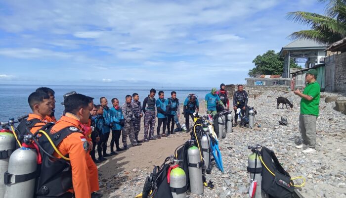Hari Hiu Paus Internasional, Dewan Pers Lepas Komunitas Penyelam Gorontalo Bersihkan Sampah Plastik