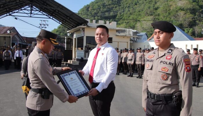 Berprestasi, 2 Anggota Polresta Gorontalo Kota dapat Penghargaan