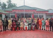 KPU Pohuwato Serentak Kenakan Pakaian Adat Gorontalo di Perayaan HUT RI ke-79