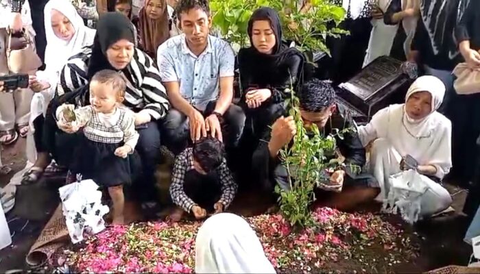 Sri Meyke Korban Pesawat Jatuh Dimakamkan, Tinggalkan 3 Anak, 1 masih Balita