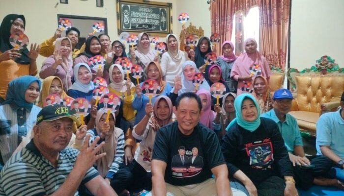 Gusnar Blusukan di Desa Dulohupa, Warga: Kami Dukung yang Berpengalaman