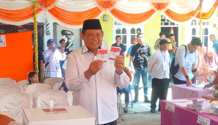 Gusnar Ismail Salurkan Hak Pilihnya, Optimis Menang Pilgub