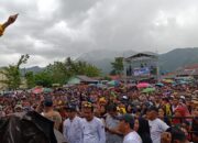 Hujan Tak Gugurkan Antusias Ribuan Warga yang Padati Kampanye Monologis IRIS