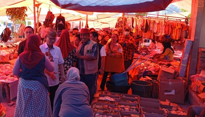 IRIS Blusukan ke Pasar, Pedagang: Kami Rindu Pak Ismet Mile