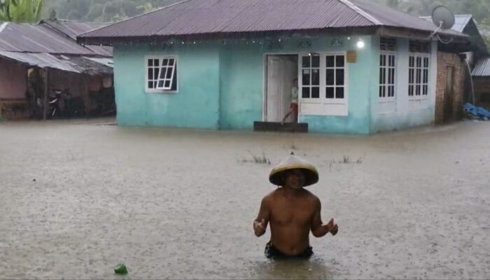 Hujan Lebat, Sejumlah Wilayah di Paguat Diterjang Banjir