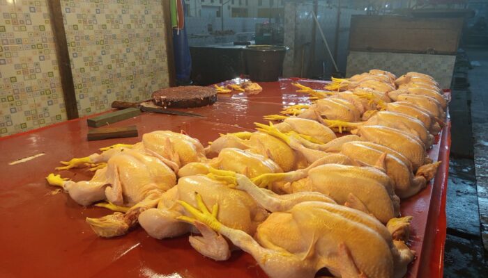 Harga Daging Ayam dan Sapi Naik Jelang Tahun Baru